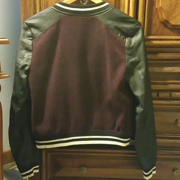 Jacket - Picture 3 of 4